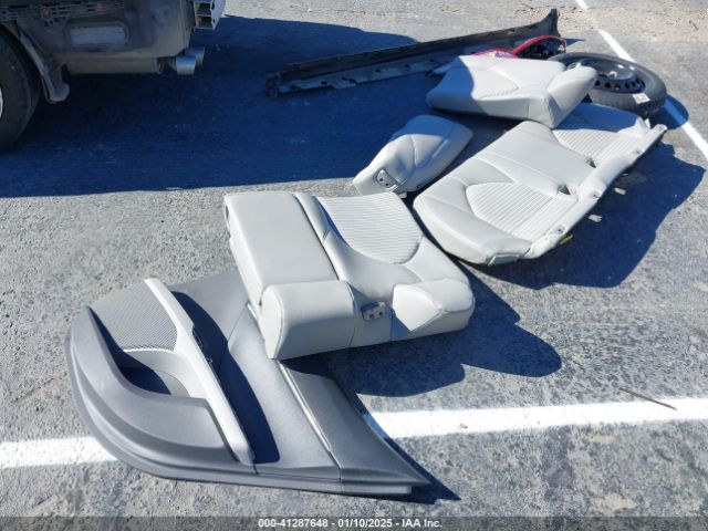 4T1B21HKXJU007932 Toyota Camry Hybrid Se