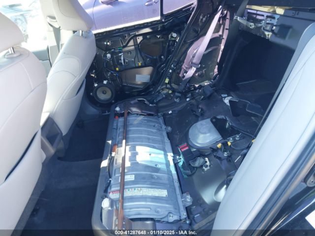 4T1B21HKXJU007932 Toyota Camry Hybrid Se