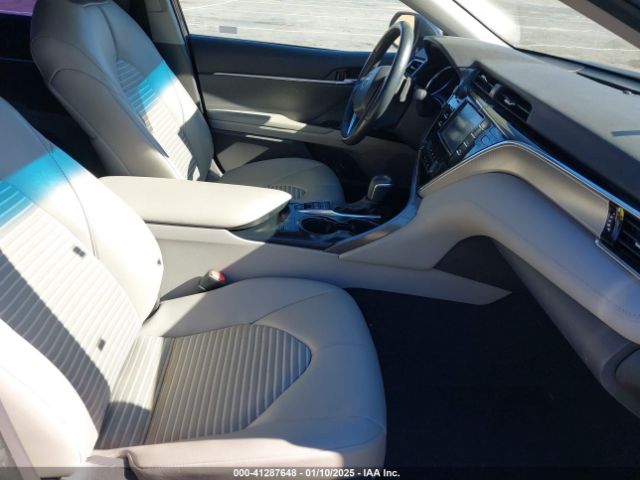 4T1B21HKXJU007932 Toyota Camry Hybrid Se