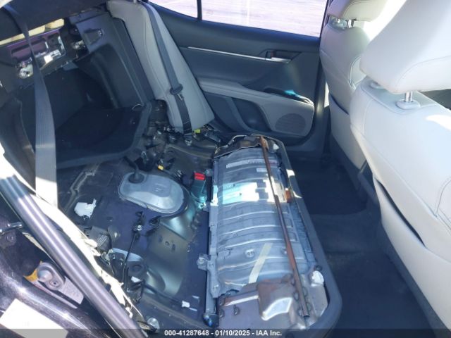 4T1B21HKXJU007932 Toyota Camry Hybrid Se