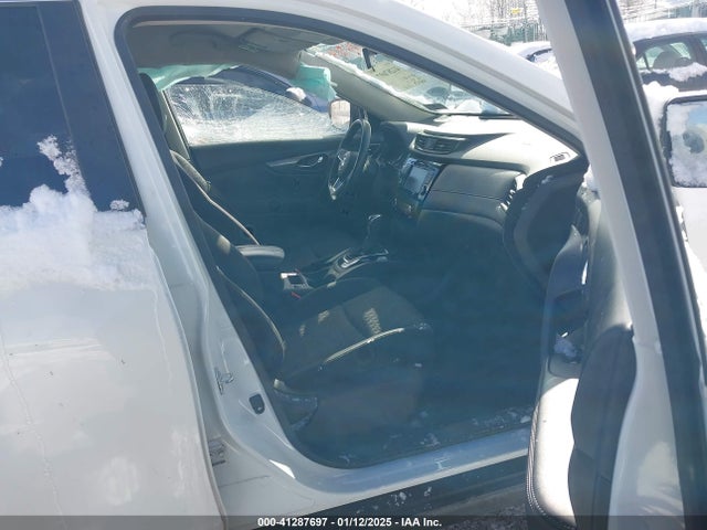 JN8AT2MV1KW391418 Nissan ROGUE SV