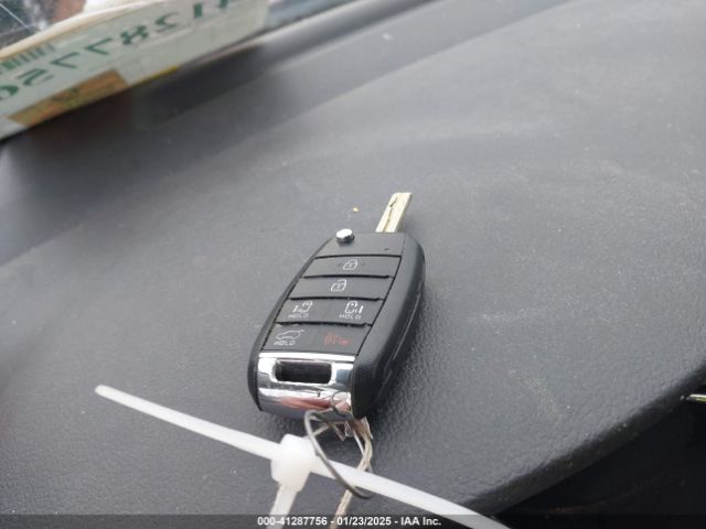 KNDMB5C13K6540035 KIA SEDONA LX