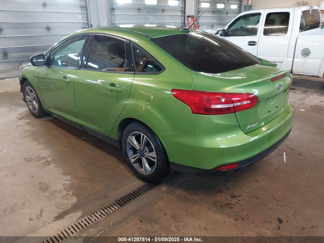 Ford FOCUS SE 2018 1FADP3FE3JL235354 Image 3