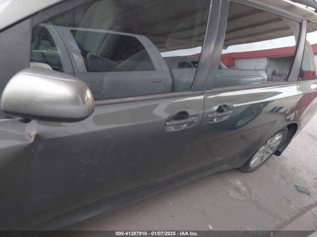 5TDJK3DC6ES074273 Toyota Sienna Le 7 Passenger
