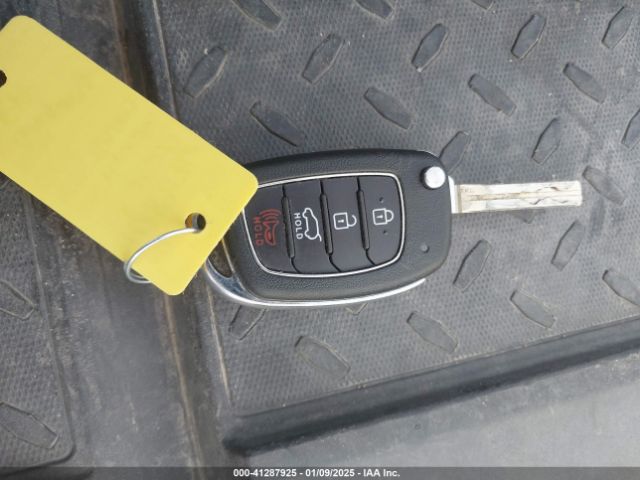 KM8J2CA4XLU223415 Hyundai TUCSON SE