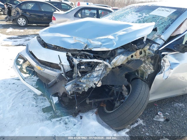 1G1ZD5STXJF184578 Chevrolet MALIBU LT