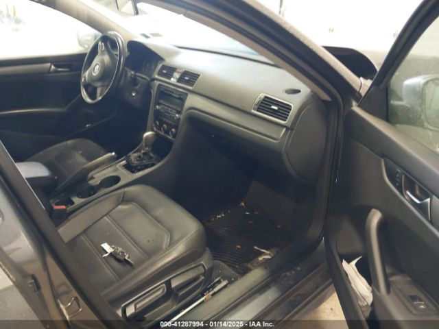 1VWAT7A39EC117141 Volkswagen Passat 1.8t Wolfsburg Edition
