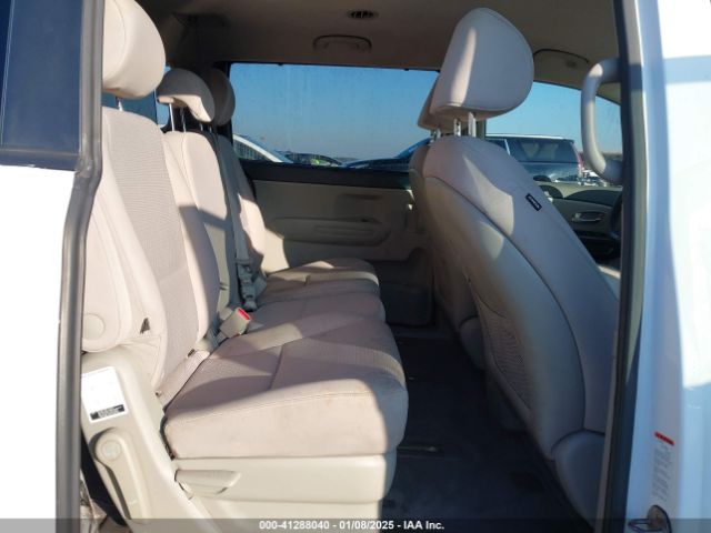 KNDMB5C18G6162382 KIA SEDONA LX