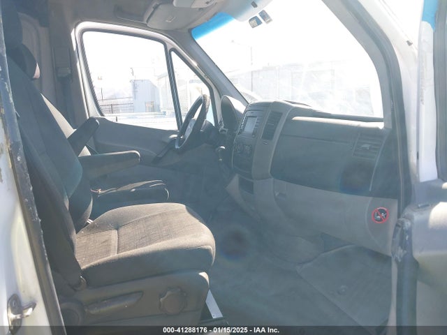 Freightliner Sprinter 2500 Normal Roof 2014 WDYPE7DC6E5934255 Image 5