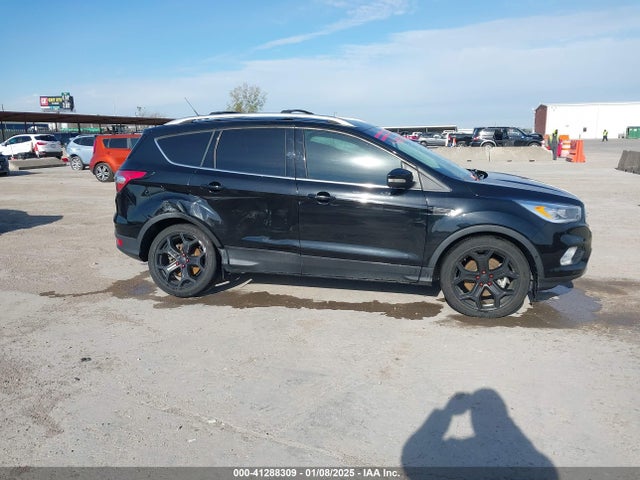 Ford Escape Titanium 2018 1FMCU0J96JUC05651 Image 13