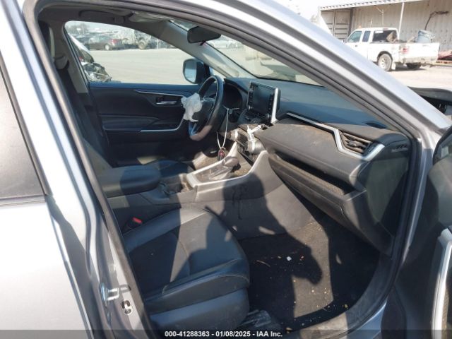 2T3C1RFV8MC109231 Toyota Rav4 Xle Premium