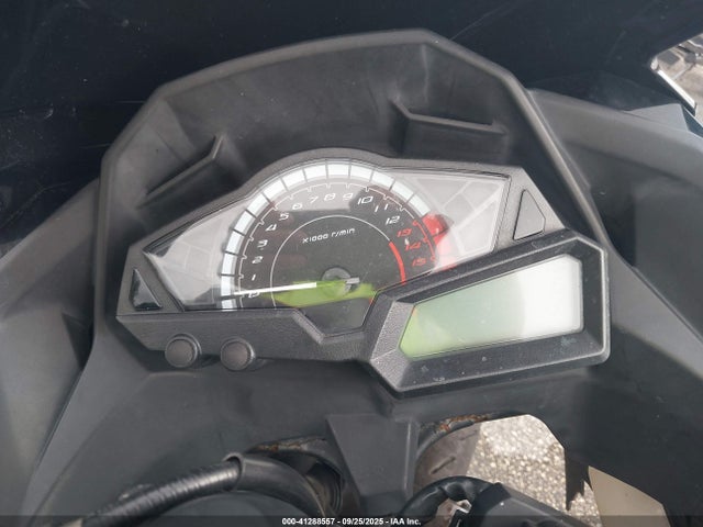 Kawasaki Ninja 300 2017 JKAEX8B18HDA39216 Image 7