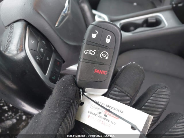 Chrysler 200 Limited 2015 1C3CCCAB9FN611778 Image 11