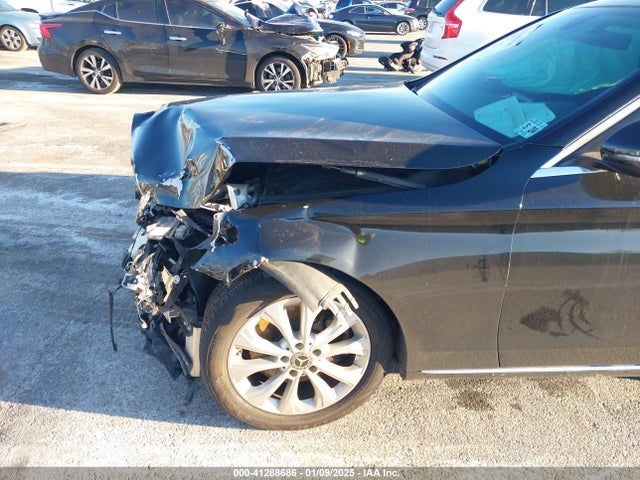 55SWF8EB1KU305740 Mercedes-Benz C 300 4matic
