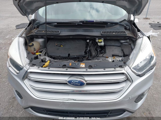 1FMCU0GDXJUB61746 Ford ESCAPE SE