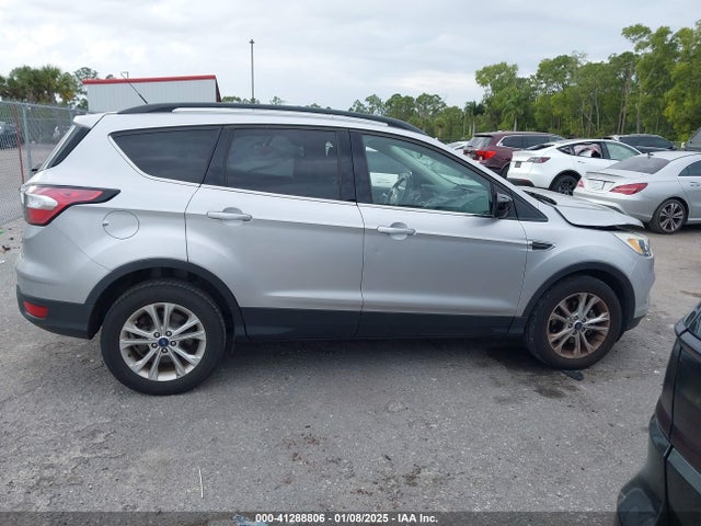 1FMCU0GDXJUB61746 Ford ESCAPE SE