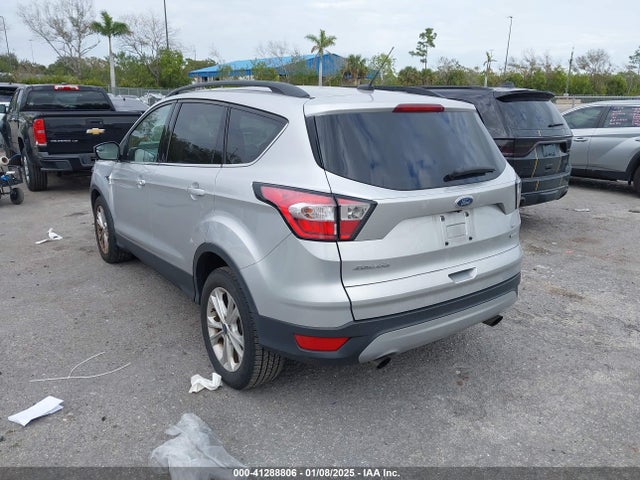 1FMCU0GDXJUB61746 Ford ESCAPE SE