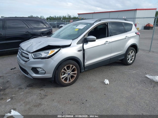1FMCU0GDXJUB61746 Ford ESCAPE SE