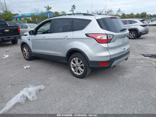 1FMCU0GDXJUB61746 Ford ESCAPE SE