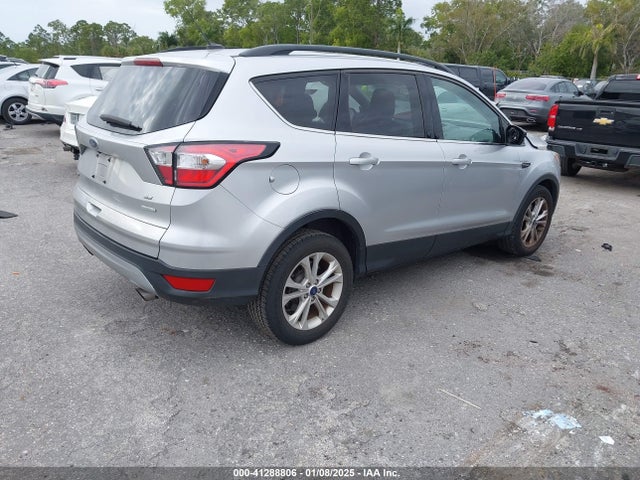 1FMCU0GDXJUB61746 Ford ESCAPE SE