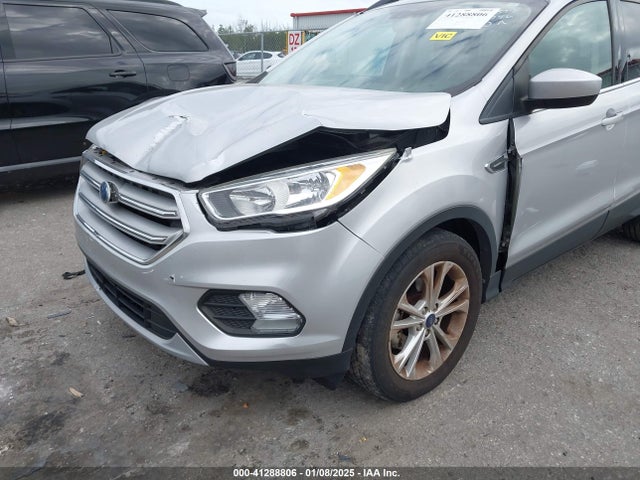 1FMCU0GDXJUB61746 Ford ESCAPE SE