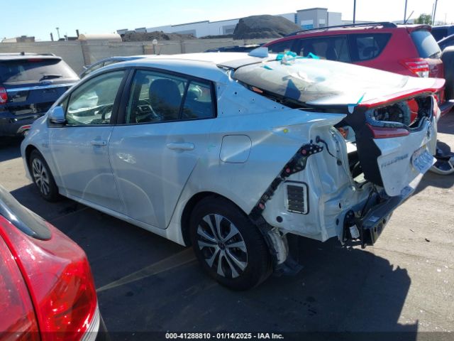 JTDKAMFP6N3226390 Toyota Prius Prime Le