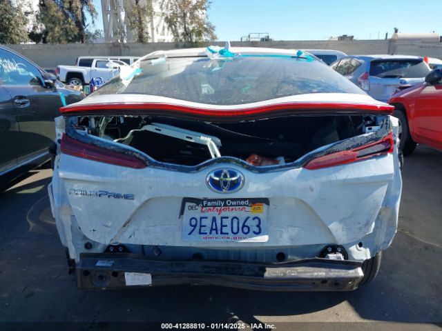 JTDKAMFP6N3226390 Toyota Prius Prime Le
