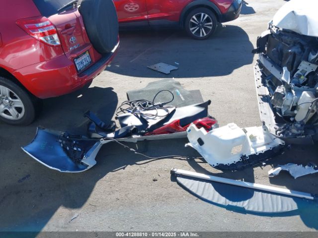 JTDKAMFP6N3226390 Toyota Prius Prime Le