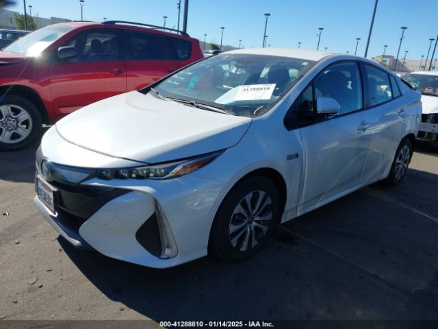 JTDKAMFP6N3226390 Toyota Prius Prime Le