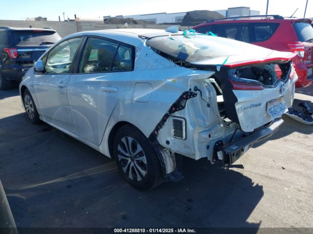 JTDKAMFP6N3226390 Toyota Prius Prime Le