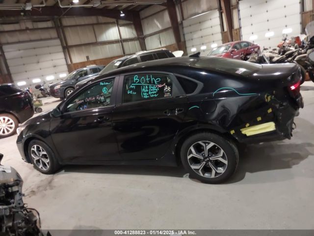 3KPF24AD1ME273698 KIA Forte Lxs
