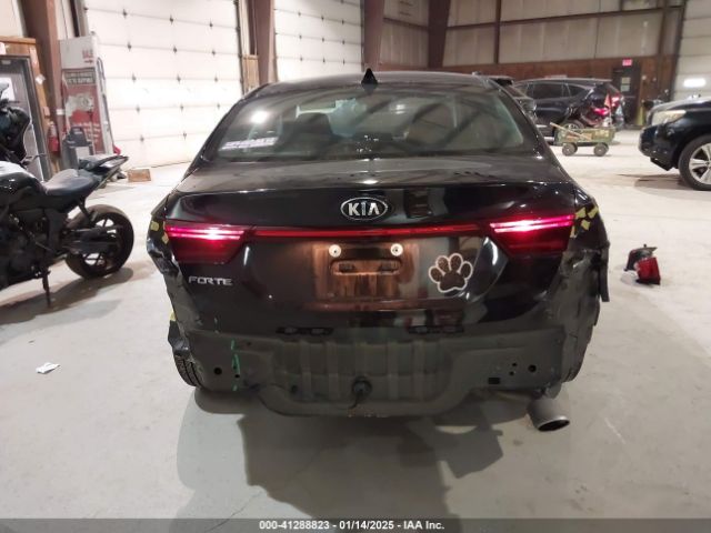 3KPF24AD1ME273698 KIA Forte Lxs