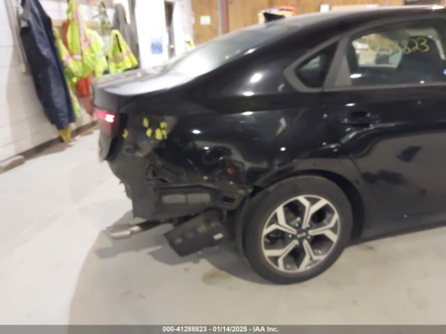 3KPF24AD1ME273698 KIA Forte Lxs