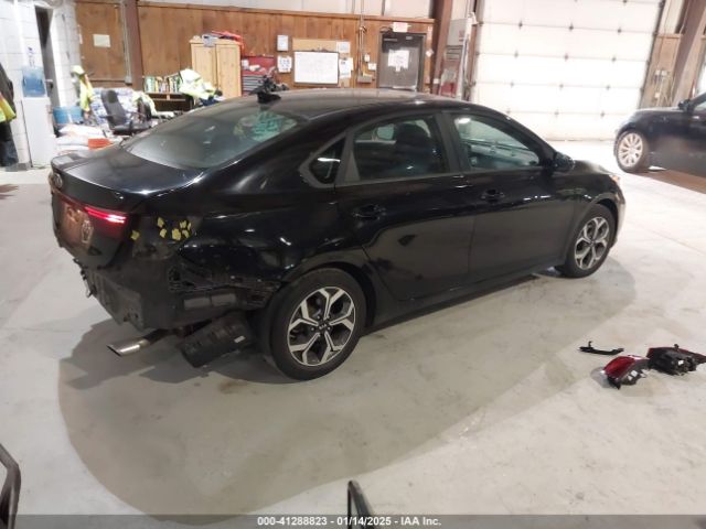 3KPF24AD1ME273698 KIA Forte Lxs