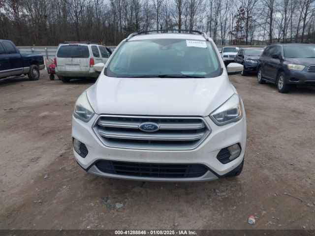 1FMCU9J95HUA19100 Ford Escape Titanium