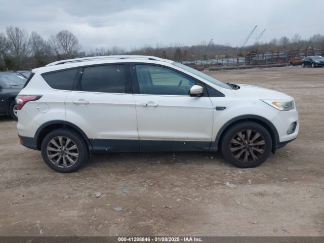 1FMCU9J95HUA19100 Ford Escape Titanium