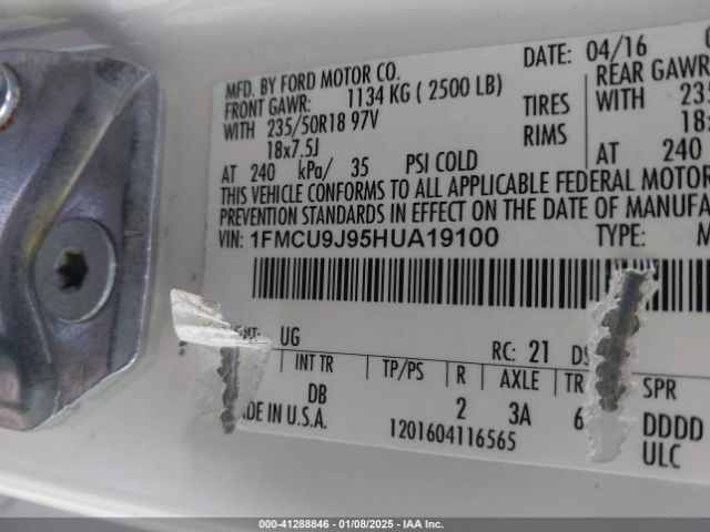 1FMCU9J95HUA19100 Ford Escape Titanium