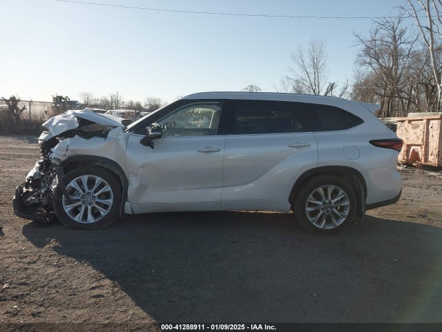 Toyota Highlander Limited 2024 5TDKDRBH7RS545191 Image 14