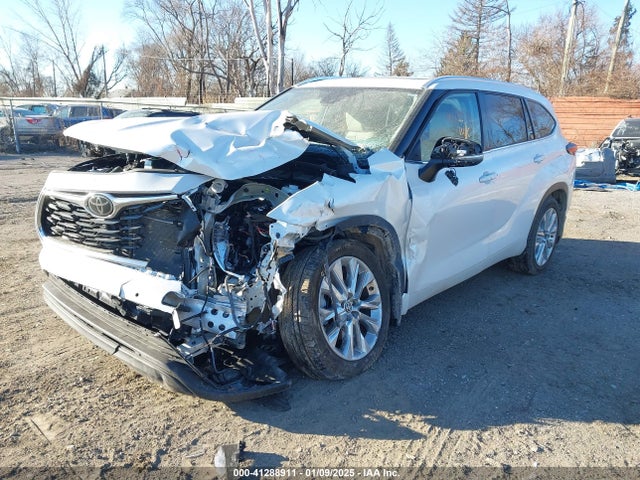 Toyota Highlander Limited 2024 5TDKDRBH7RS545191 Image 2