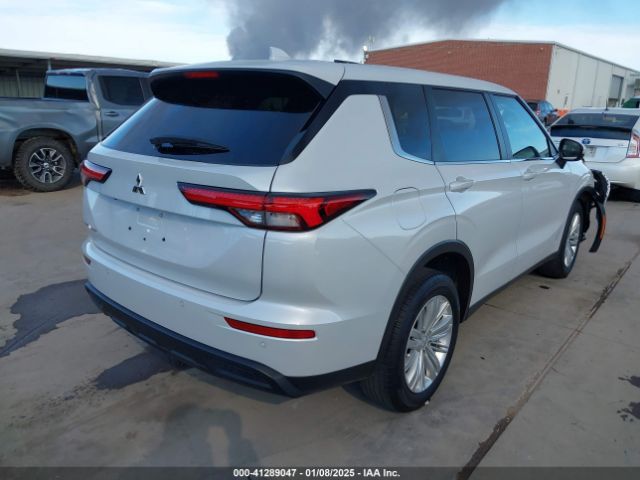 2024 MITSUBISHI OUTLANDER JA4J3UA85RZ004684 Photo 3