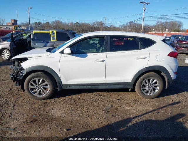 KM8J23A47HU291596 Hyundai TUCSON SE