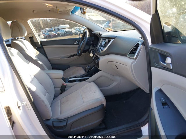KM8J23A47HU291596 Hyundai TUCSON SE