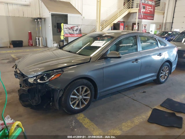 Hyundai SONATA SE 2018 5NPE24AF3JH682354 Image 2