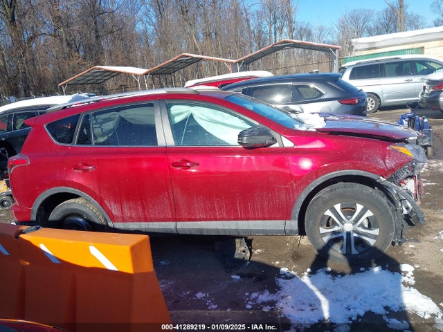 2T3ZFREV6JW483845 Toyota RAV4 LE