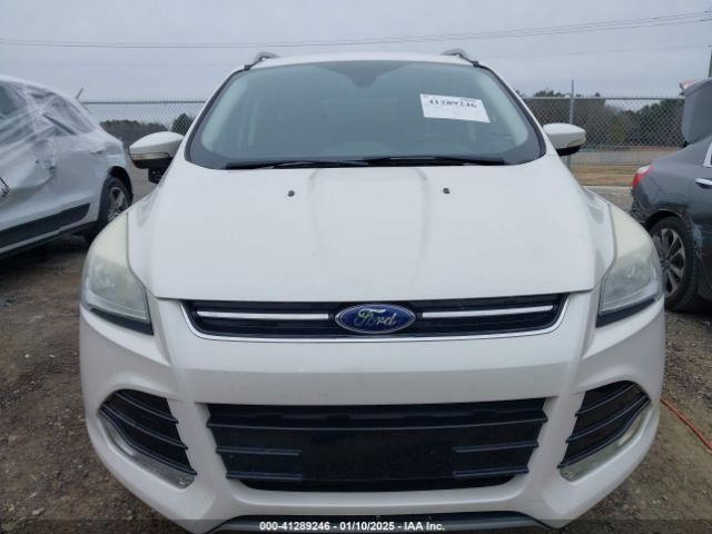 1FMCU9J99EUC64140 Ford Escape Titanium