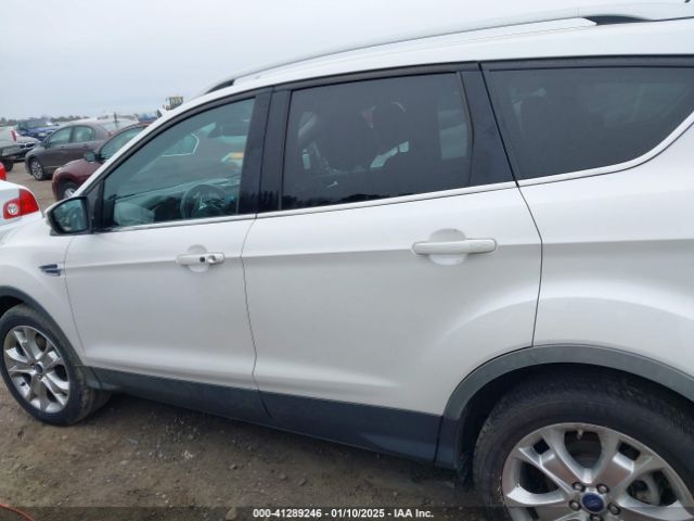 1FMCU9J99EUC64140 Ford Escape Titanium