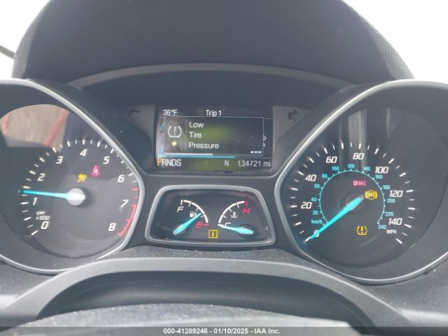 1FMCU9J99EUC64140 Ford Escape Titanium