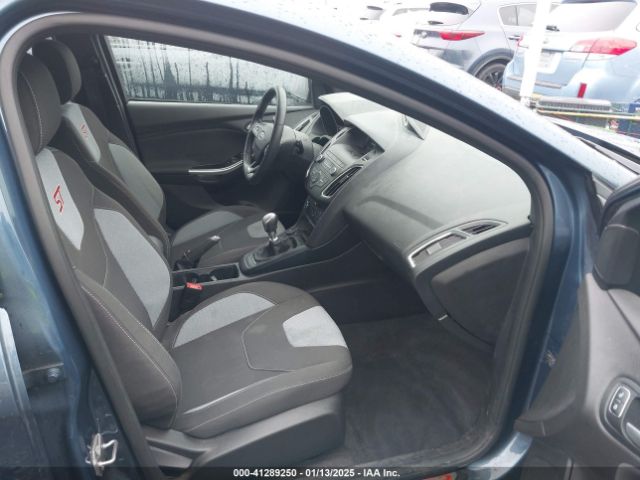 1FADP3L94JL304639 Ford FOCUS ST