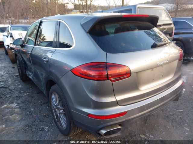 2016 PORSCHE CAYENNE WP1AA2A25GKA10632 Photo 2