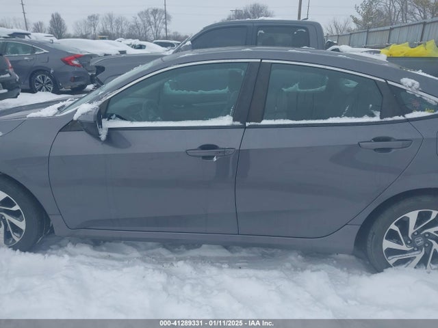 Honda CIVIC EX 2018 19XFC2F74JE002523 Image 14